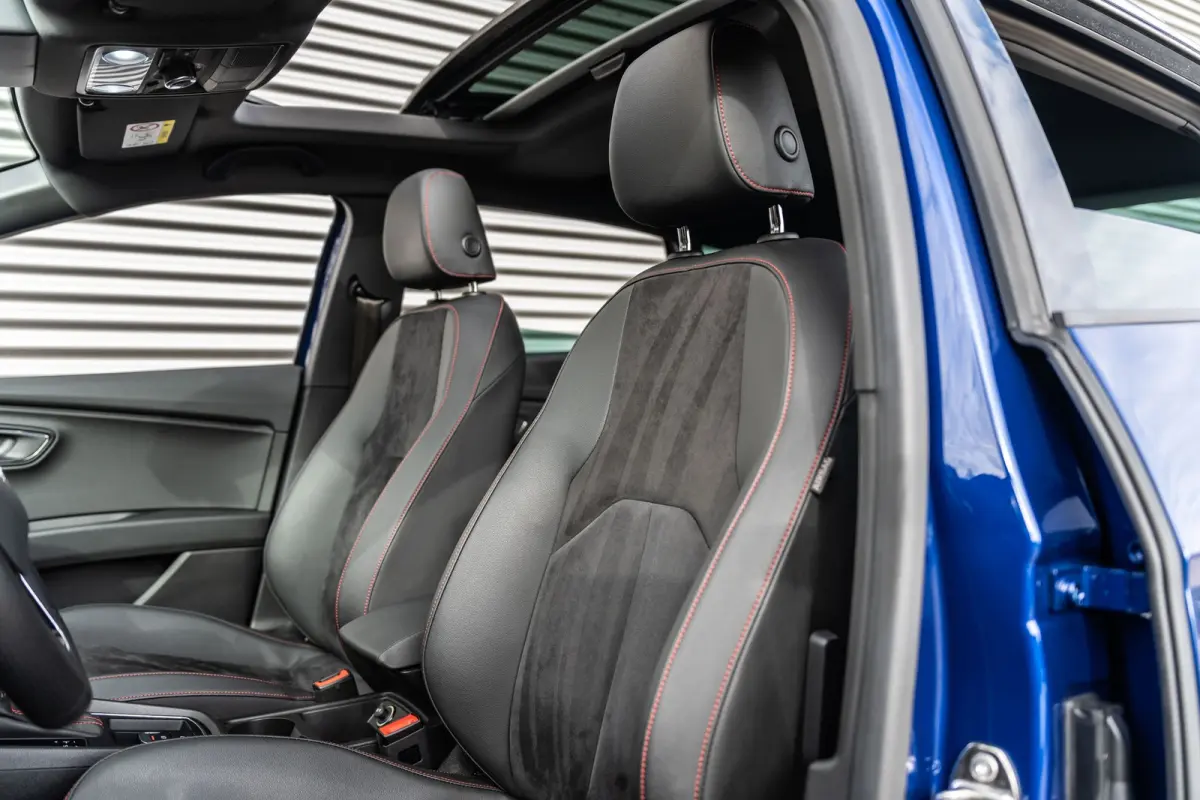 2.0 TSI FR Business Intense BLACK LINE*VIRTUAL*PANO*ACC*KEYLESS*LANE*BEATS*VOLL