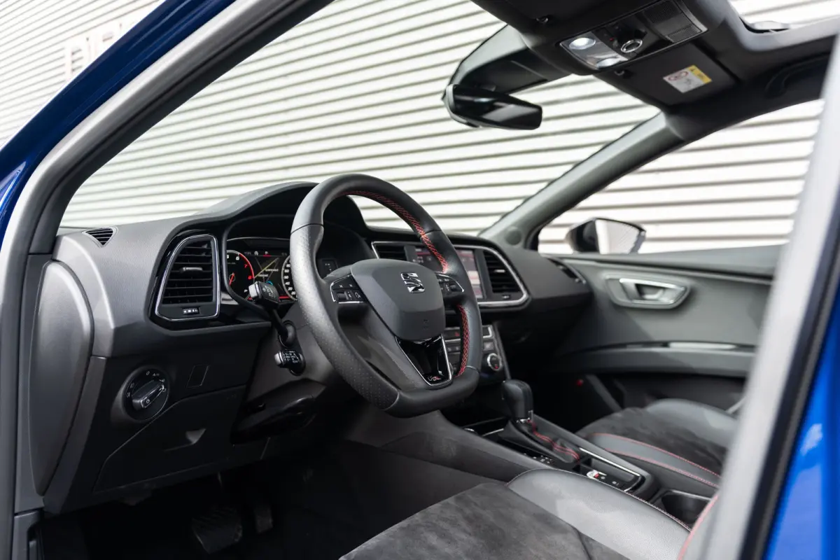 2.0 TSI FR Business Intense BLACK LINE*VIRTUAL*PANO*ACC*KEYLESS*LANE*BEATS*VOLL