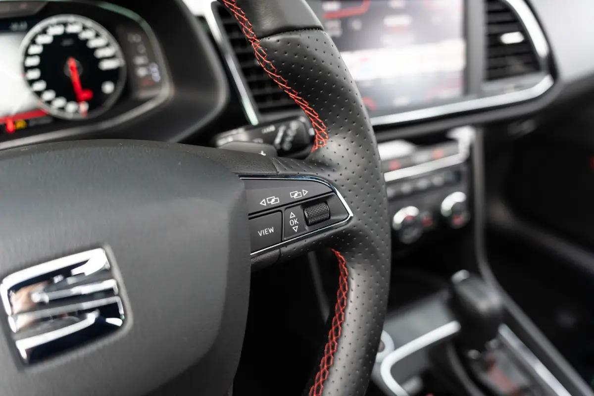 2.0 TSI FR Business Intense BLACK LINE*VIRTUAL*PANO*ACC*KEYLESS*LANE*BEATS*VOLL