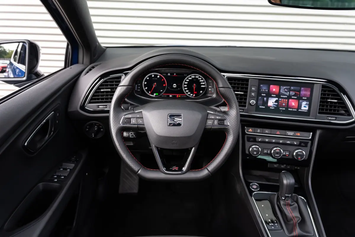 2.0 TSI FR Business Intense BLACK LINE*VIRTUAL*PANO*ACC*KEYLESS*LANE*BEATS*VOLL