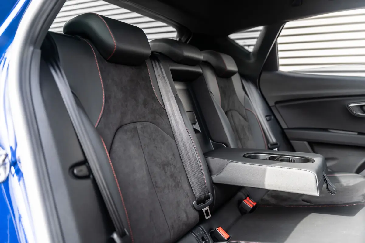 2.0 TSI FR Business Intense BLACK LINE*VIRTUAL*PANO*ACC*KEYLESS*LANE*BEATS*VOLL