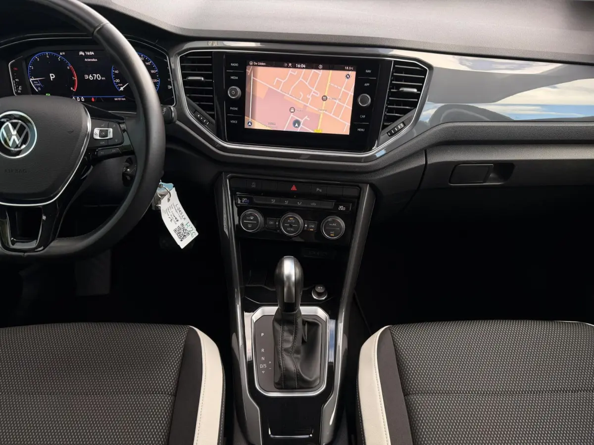 1.5 TSI Sport CARPLAY | ADAPT.CRUISE | DIGI.DASHB | PDC | NAV | LED | PDC | LMV'17