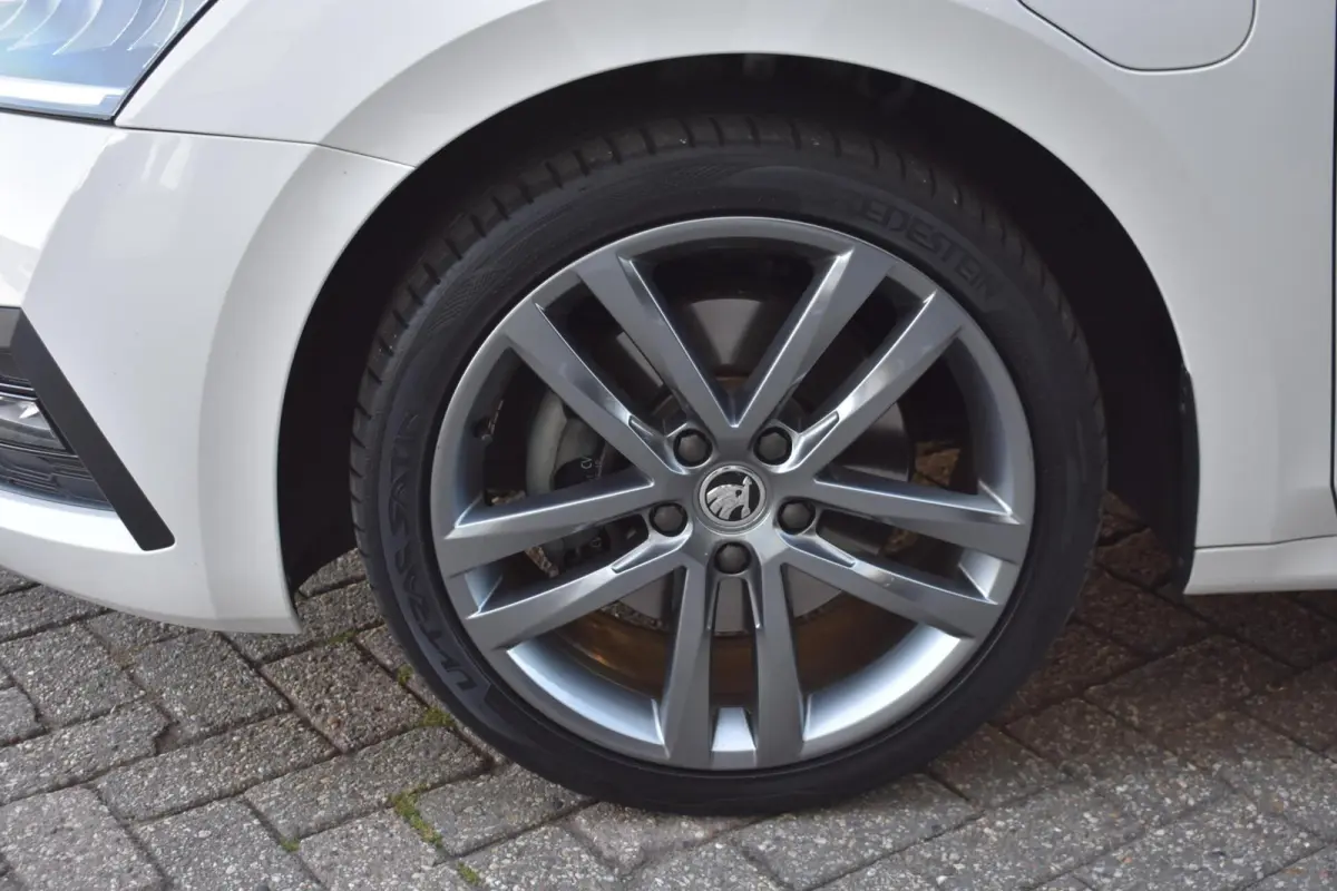 1.4 TSI iV PHEV Business Ed. | Head-UP | Black Pack |