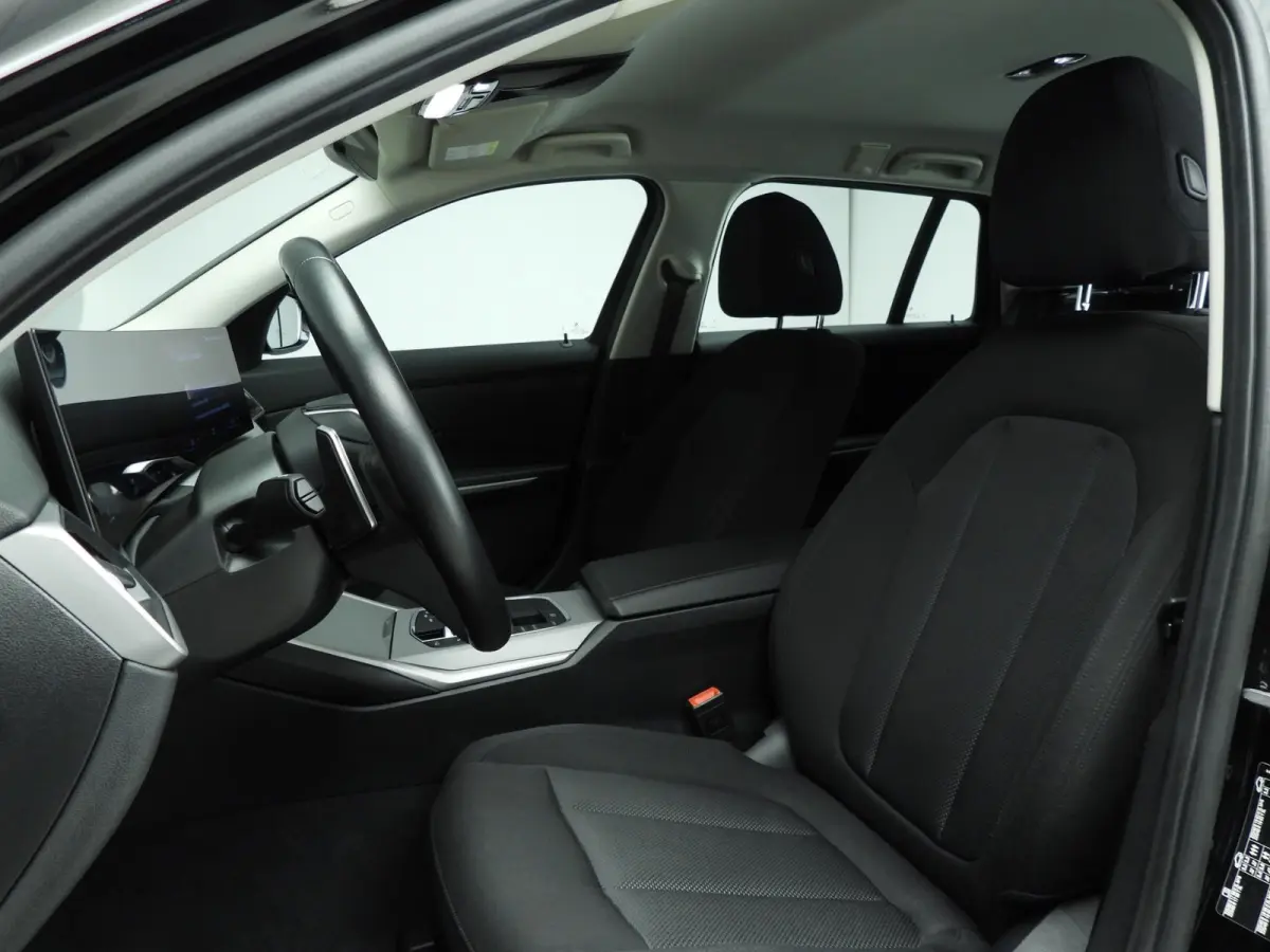 318i | LED | Navigatie | Clima | PDC | Shadow line | DAB | Alu 18 inch