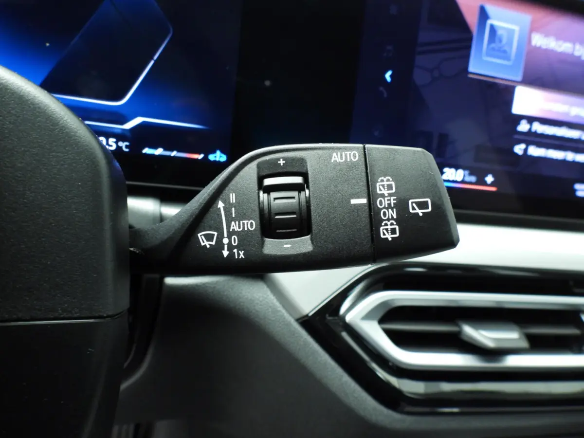 318i | LED | Navigatie | Clima | PDC | Shadow line | DAB | Alu 18 inch