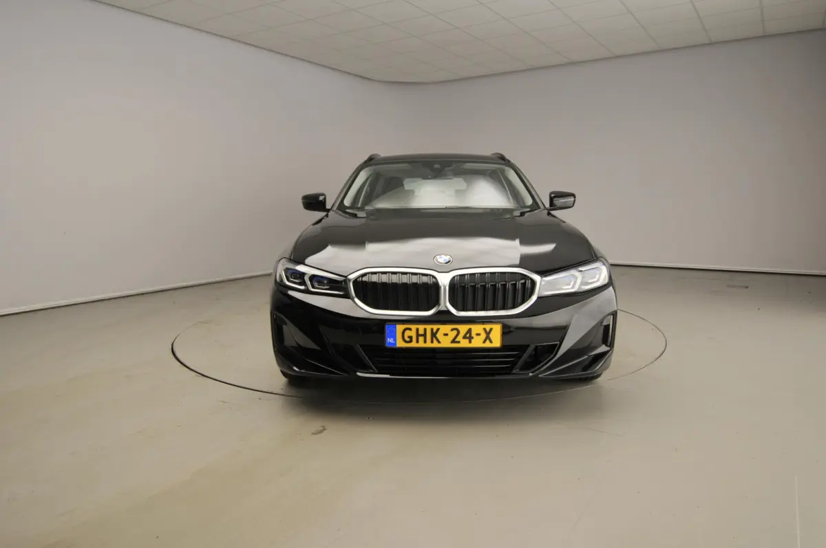 318i | LED | Navigatie | Clima | PDC | Shadow line | DAB | Alu 18 inch