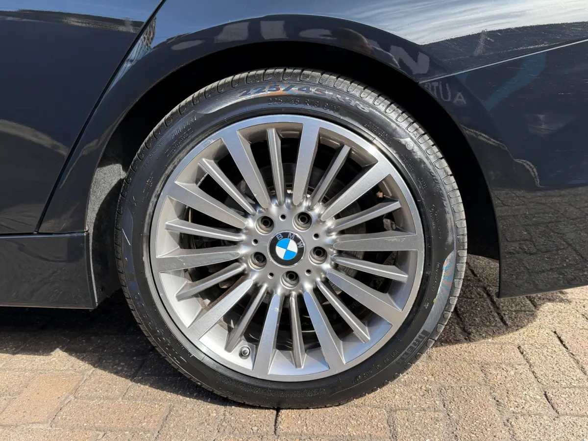 330e Executive|2e Eigenaar|Navi|Leder|Climate|Cruise|PDC|LMV|N.A.P|VolledigDigitaalOnderhoud|Apk tot 03-01-2027|
