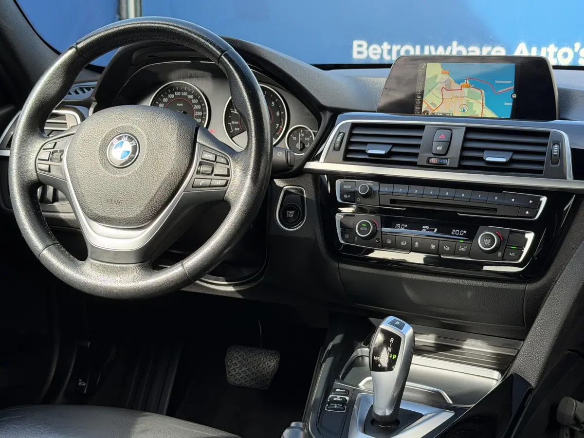 330e Executive|2e Eigenaar|Navi|Leder|Climate|Cruise|PDC|LMV|N.A.P|VolledigDigitaalOnderhoud|Apk tot 03-01-2027|