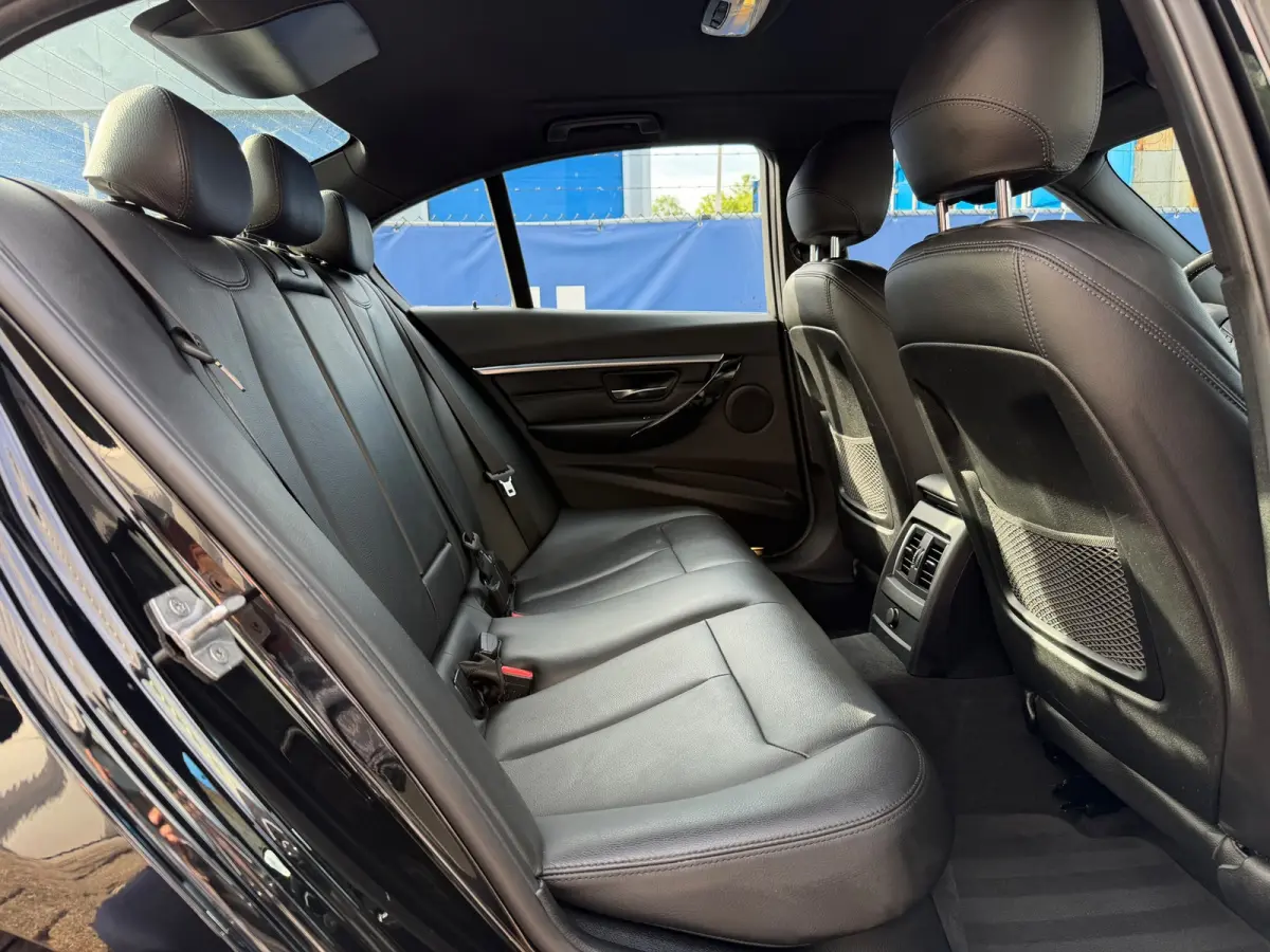 330e Executive|2e Eigenaar|Navi|Leder|Climate|Cruise|PDC|LMV|N.A.P|VolledigDigitaalOnderhoud|Apk tot 03-01-2027|
