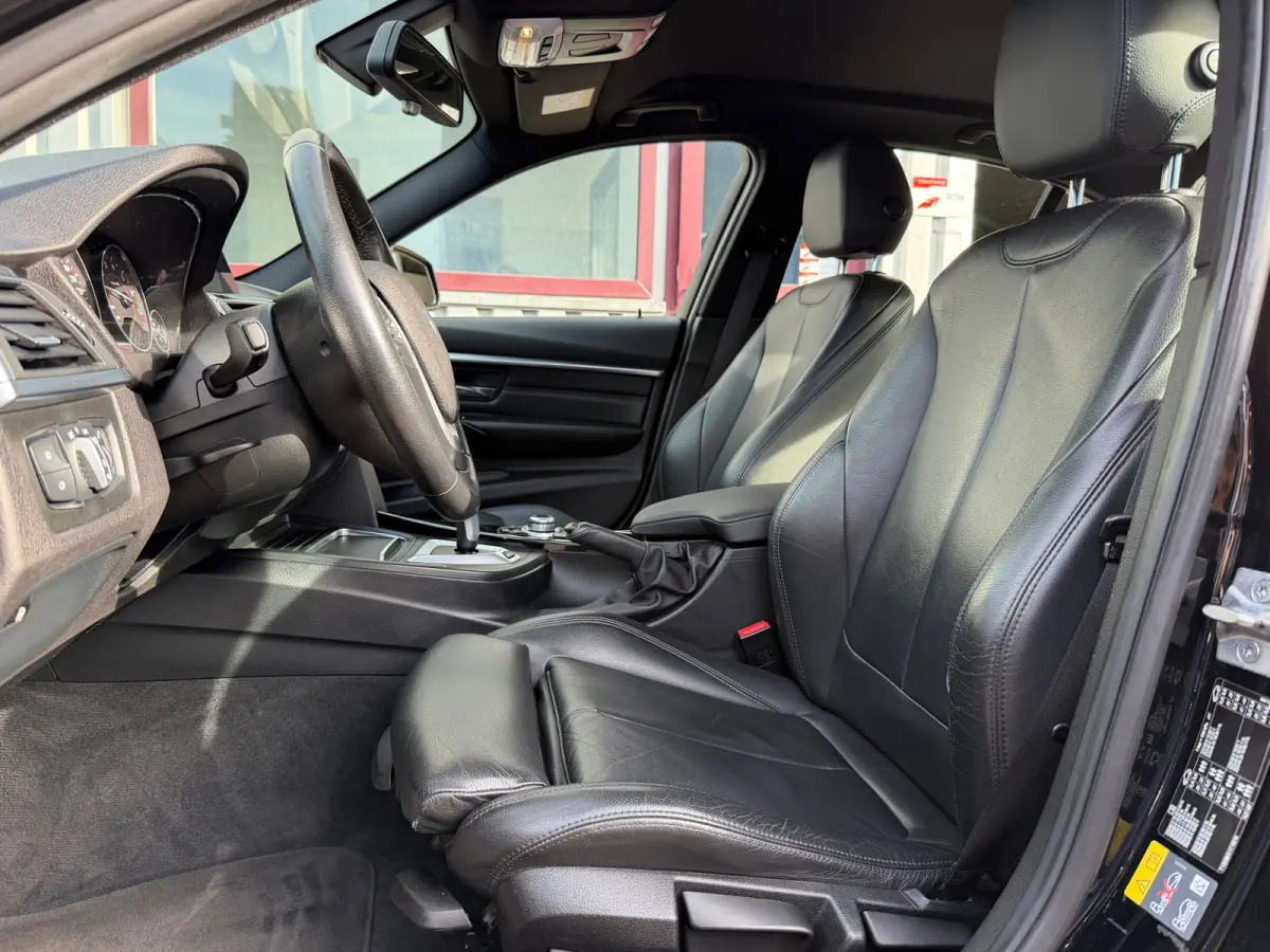 330e Executive|2e Eigenaar|Navi|Leder|Climate|Cruise|PDC|LMV|N.A.P|VolledigDigitaalOnderhoud|Apk tot 03-01-2027|