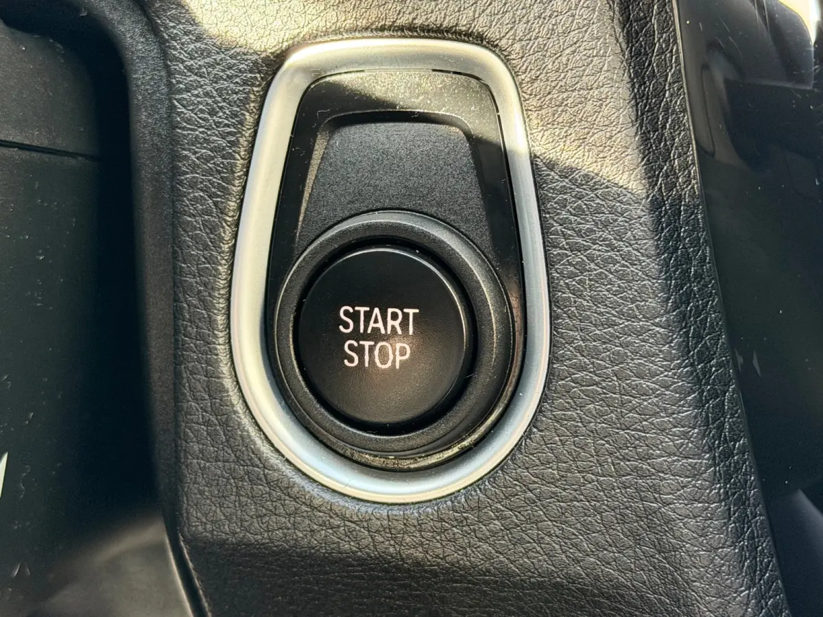 330e Executive|2e Eigenaar|Navi|Leder|Climate|Cruise|PDC|LMV|N.A.P|VolledigDigitaalOnderhoud|Apk tot 03-01-2027|