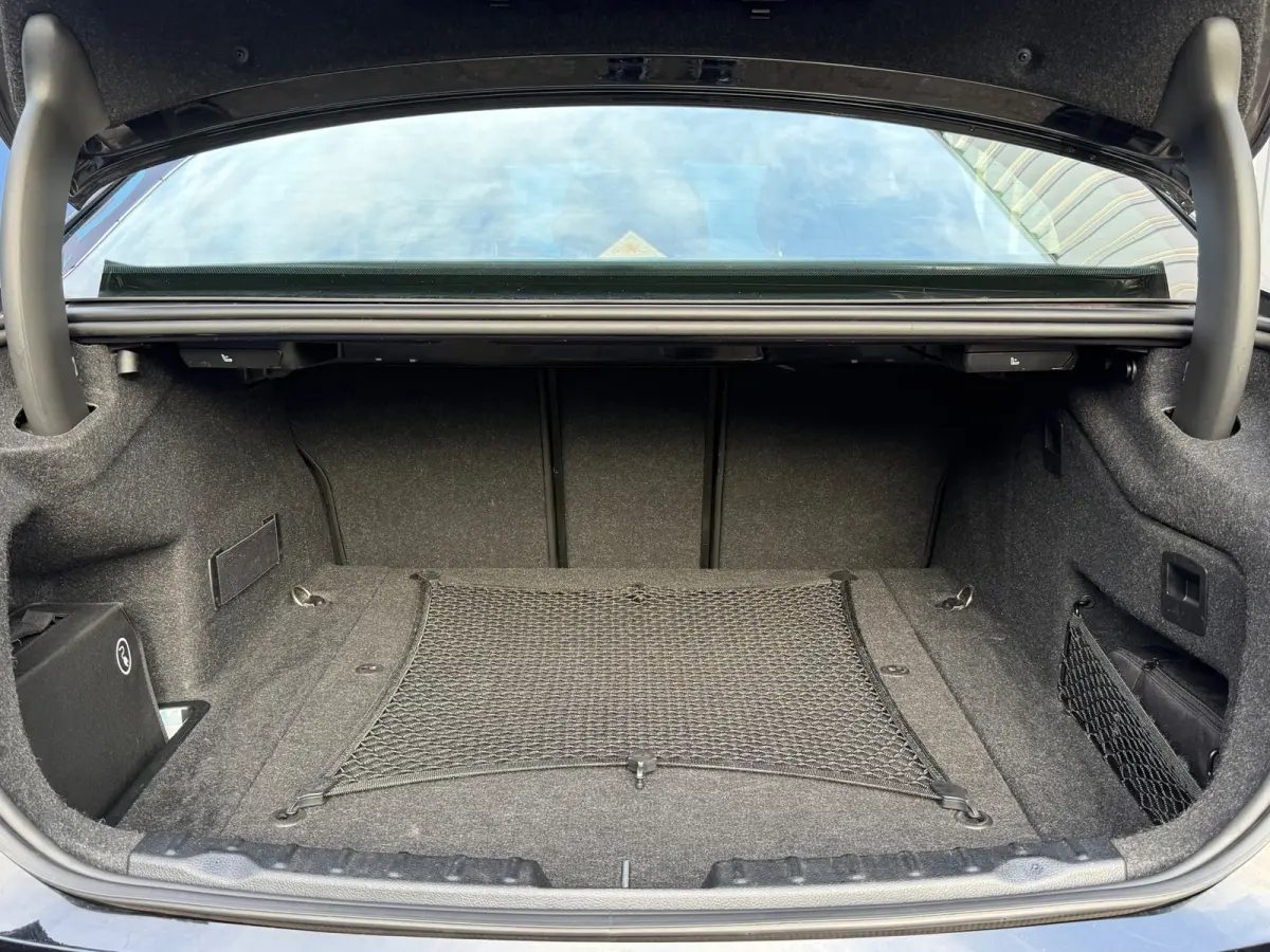 330e Executive|2e Eigenaar|Navi|Leder|Climate|Cruise|PDC|LMV|N.A.P|VolledigDigitaalOnderhoud|Apk tot 03-01-2027|