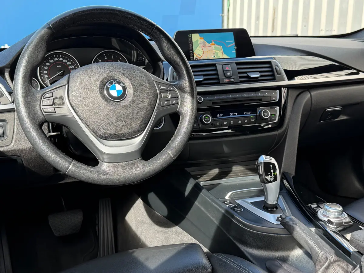 330e Executive|2e Eigenaar|Navi|Leder|Climate|Cruise|PDC|LMV|N.A.P|VolledigDigitaalOnderhoud|Apk tot 03-01-2027|