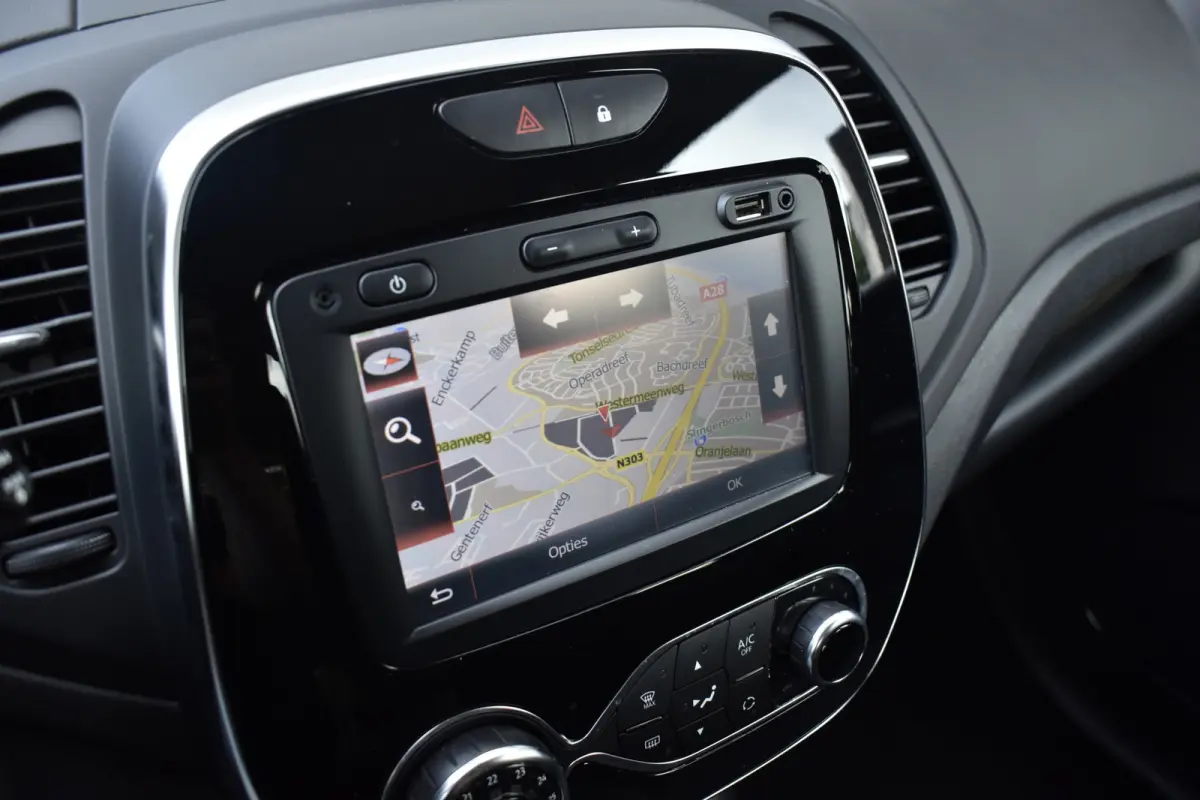 1.2 TCe Aut. Limited | Trekhaak | Camera |  Keyless Entry | Navigatie | Climatecontrol | Orig. NL |