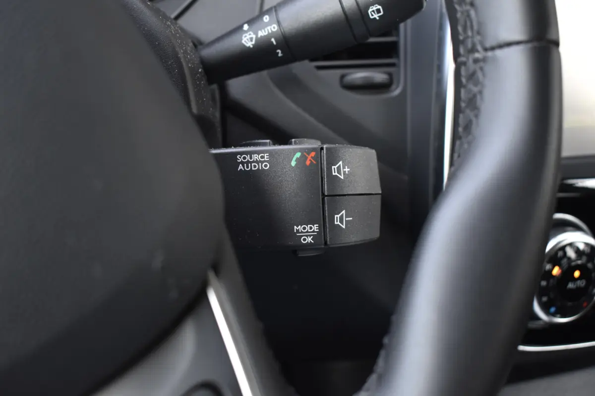 1.2 TCe Aut. Limited | Trekhaak | Camera |  Keyless Entry | Navigatie | Climatecontrol | Orig. NL |