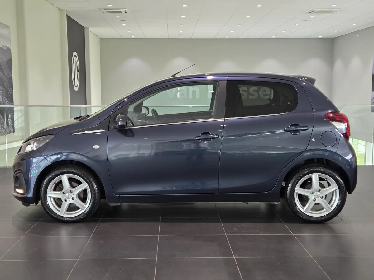 1.0 e-VTi Allure Groot scherm en airconditioning
