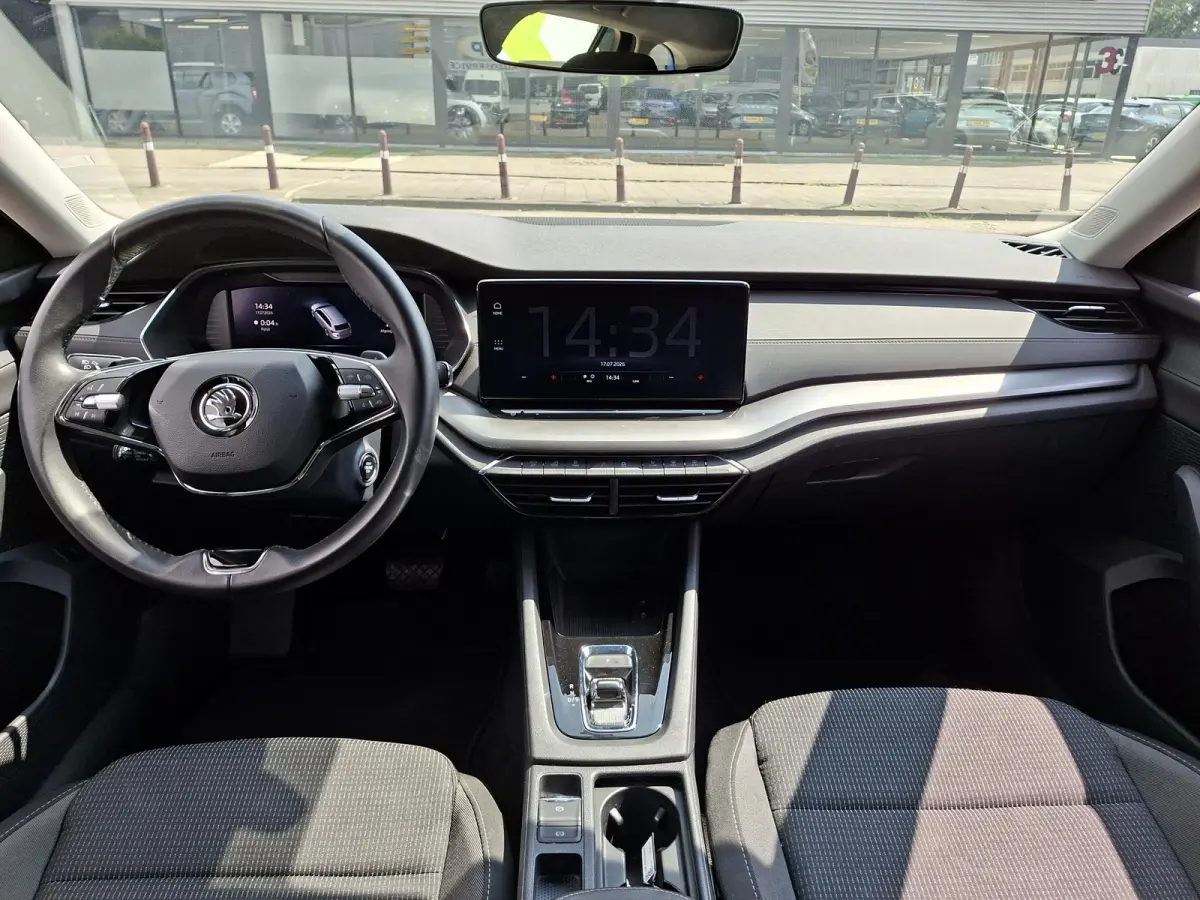1.4 TSI iV PHEV Business Edition SOH 98% Adaptieve Cruise Trekhaak Wegklapbaar Elek.Achterklep DigiDash Full LED