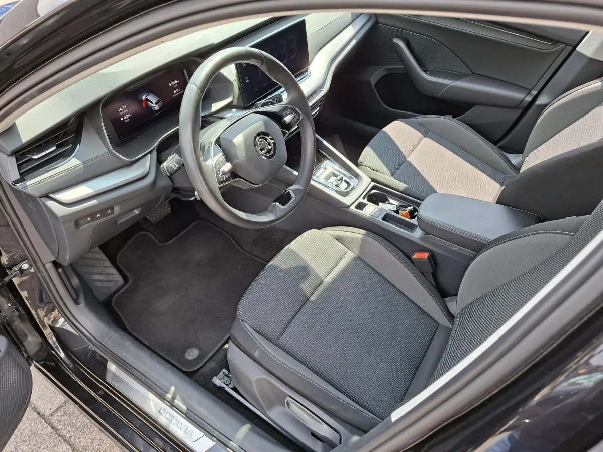 1.4 TSI iV PHEV Business Edition SOH 98% Adaptieve Cruise Trekhaak Wegklapbaar Elek.Achterklep DigiDash Full LED