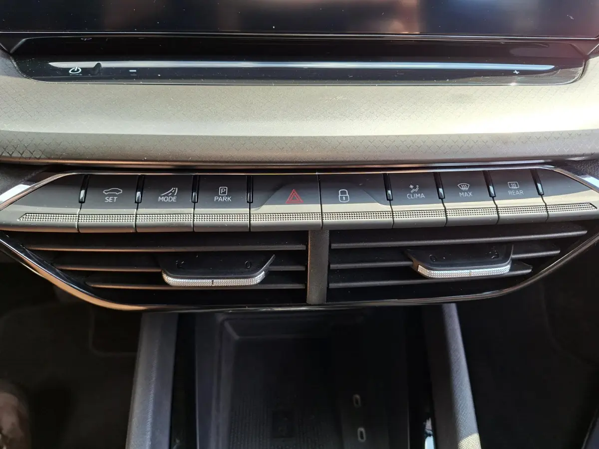 1.4 TSI iV PHEV Business Edition SOH 98% Adaptieve Cruise Trekhaak Wegklapbaar Elek.Achterklep DigiDash Full LED