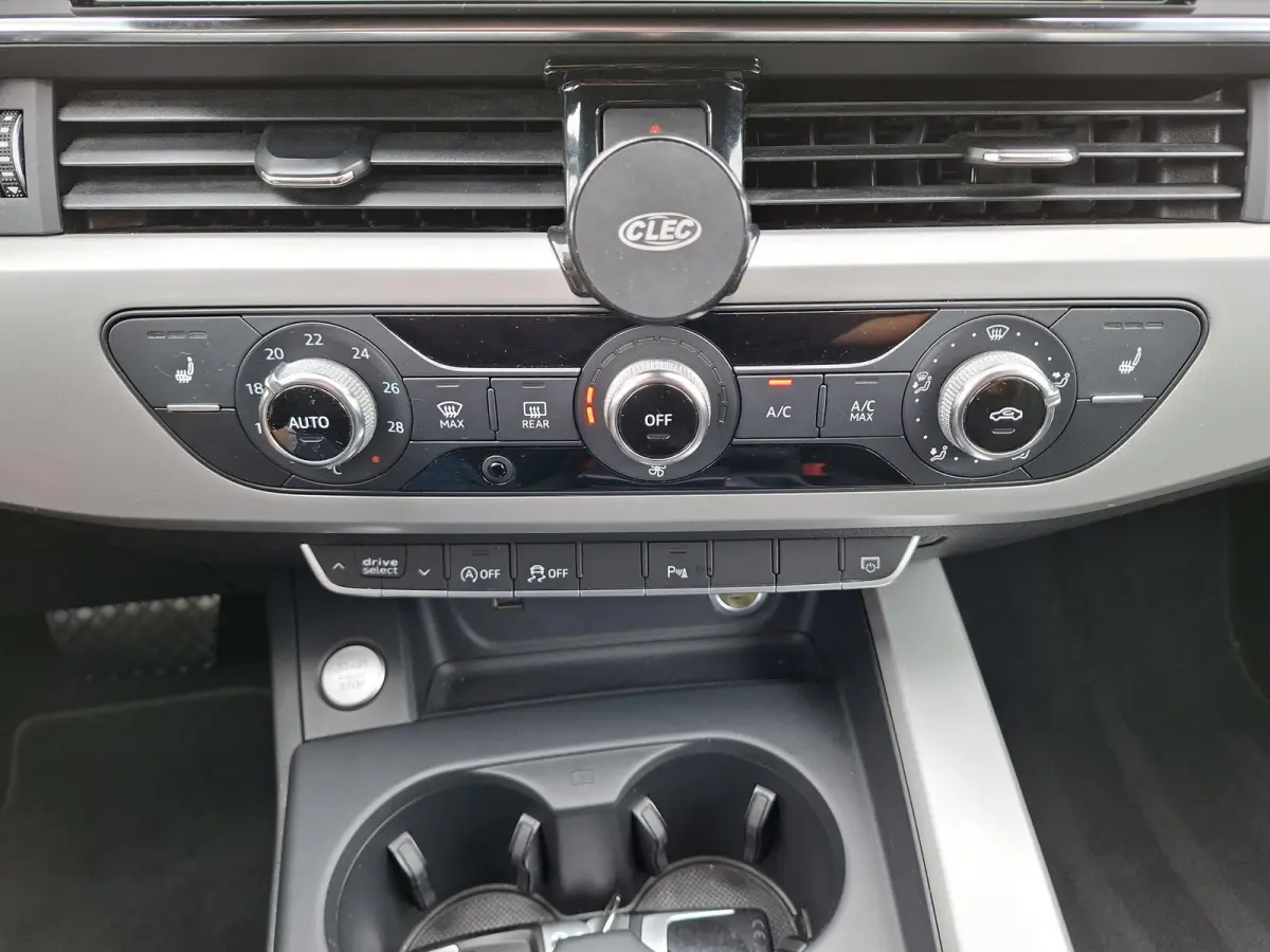 1.4 TSI iV PHEV Business Edition SOH 98% Adaptieve Cruise Trekhaak Wegklapbaar Elek.Achterklep DigiDash Full LED