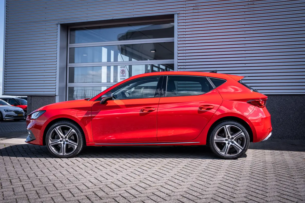 1.4 TSI eHybrid SOH 94% FR Business Intense | Achteruitrijcamera | Parkeersensor voor | Trekhaak Zwenkbaar