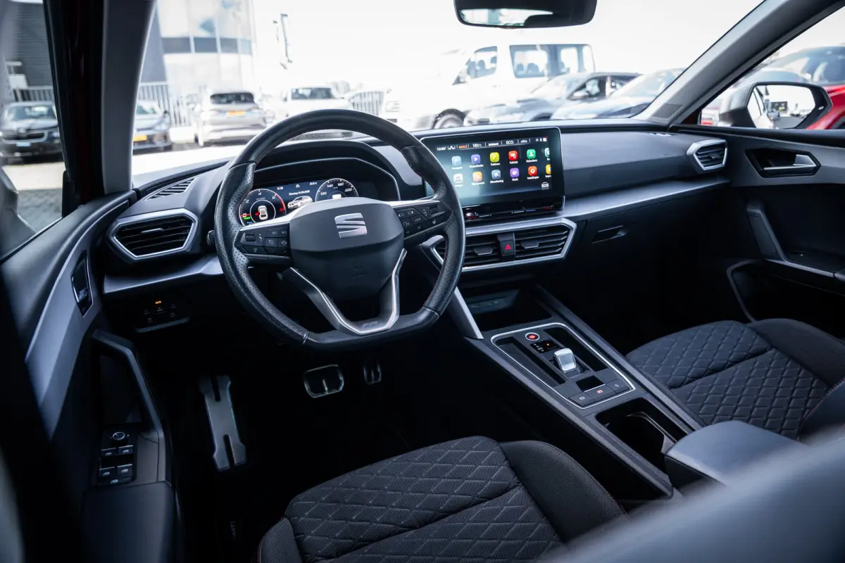 1.4 TSI eHybrid SOH 94% FR Business Intense | Achteruitrijcamera | Parkeersensor voor | Trekhaak Zwenkbaar