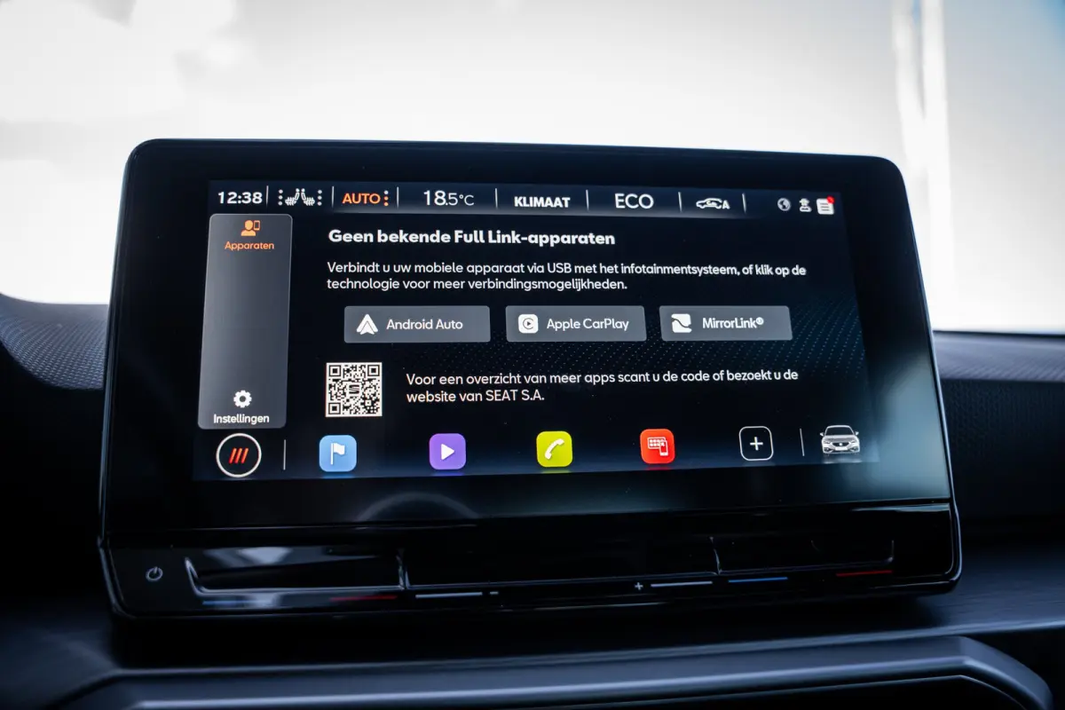 1.4 TSI eHybrid SOH 94% FR Business Intense | Achteruitrijcamera | Parkeersensor voor | Trekhaak Zwenkbaar