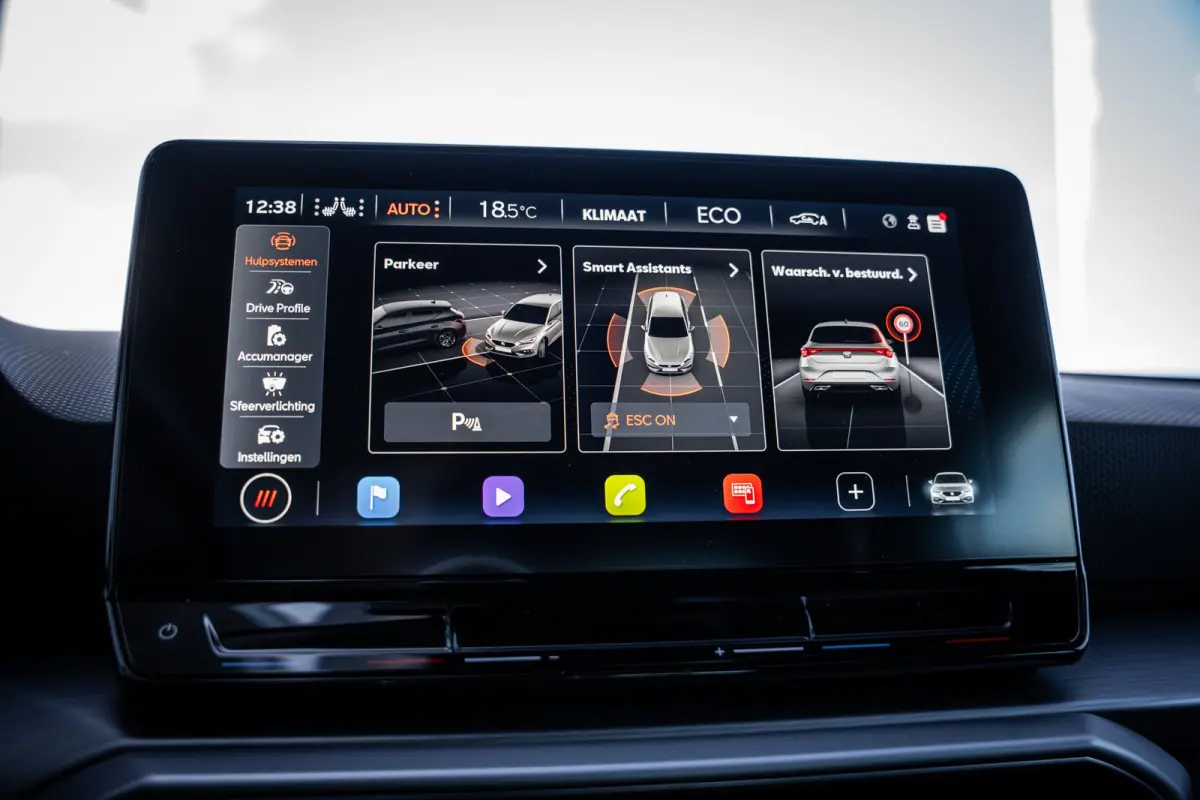 1.4 TSI eHybrid SOH 94% FR Business Intense | Achteruitrijcamera | Parkeersensor voor | Trekhaak Zwenkbaar