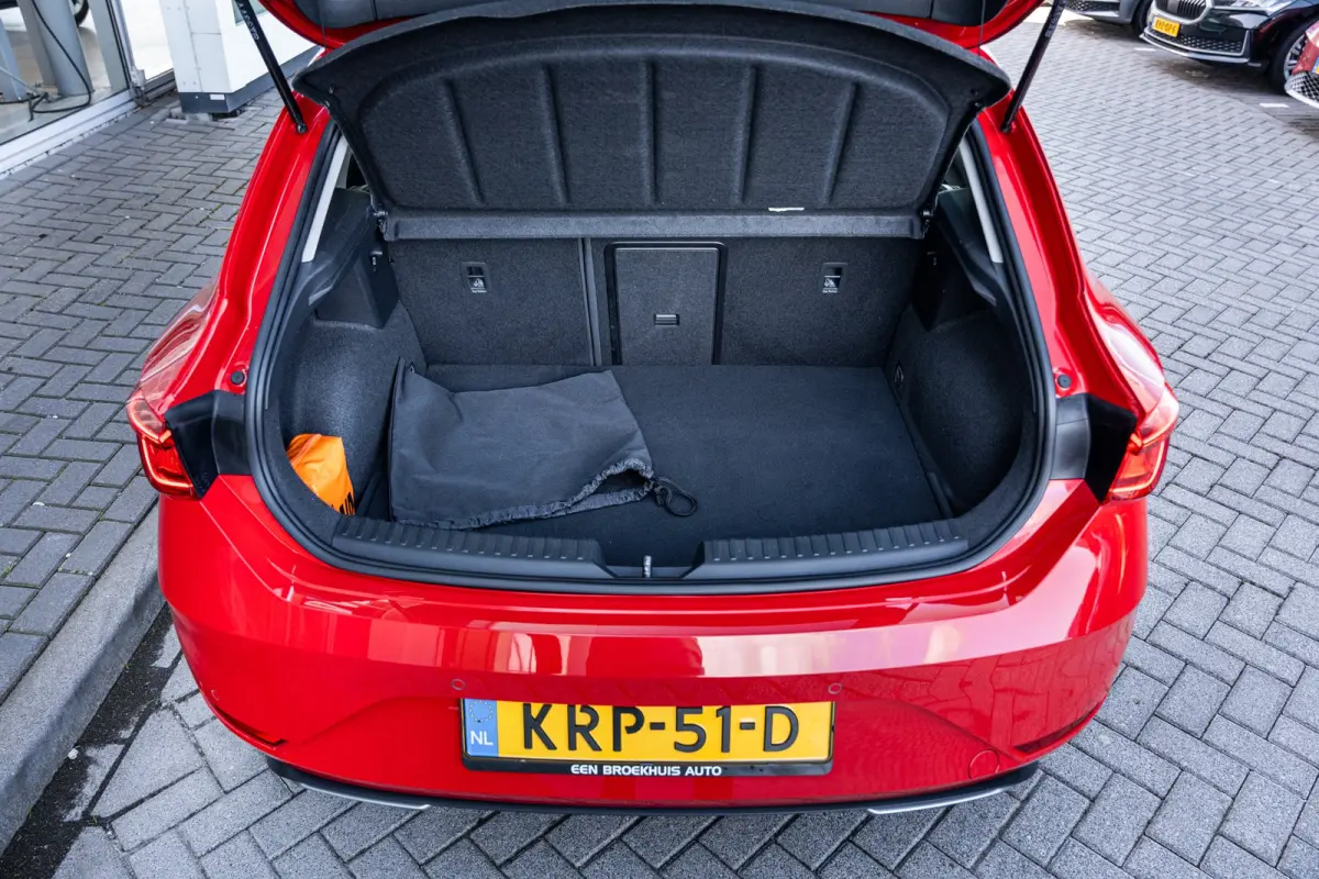 1.4 TSI eHybrid SOH 94% FR Business Intense | Achteruitrijcamera | Parkeersensor voor | Trekhaak Zwenkbaar