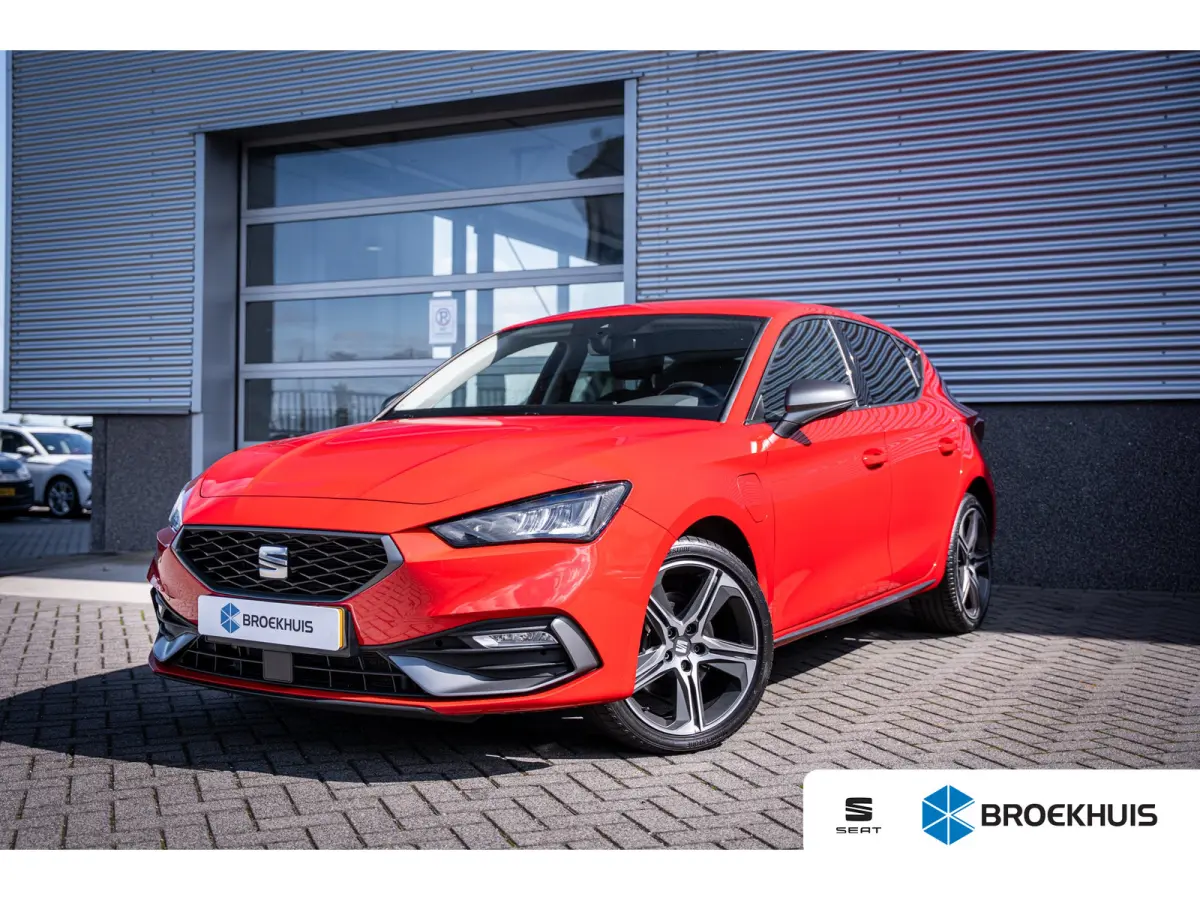 1.4 TSI eHybrid SOH 94% FR Business Intense | Achteruitrijcamera | Parkeersensor voor | Trekhaak Zwenkbaar