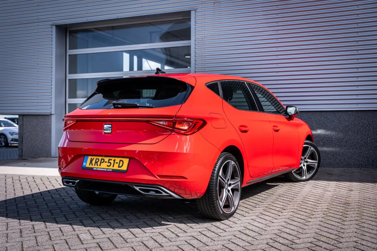 1.4 TSI eHybrid SOH 94% FR Business Intense | Achteruitrijcamera | Parkeersensor voor | Trekhaak Zwenkbaar