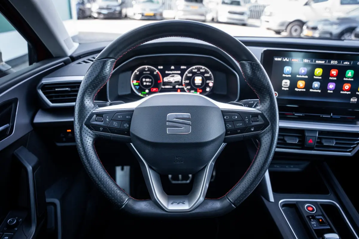 1.4 TSI eHybrid SOH 94% FR Business Intense | Achteruitrijcamera | Parkeersensor voor | Trekhaak Zwenkbaar