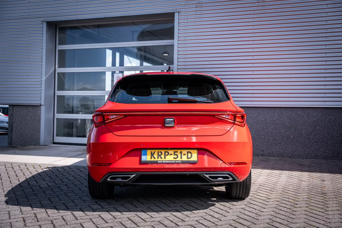 1.4 TSI eHybrid SOH 94% FR Business Intense | Achteruitrijcamera | Parkeersensor voor | Trekhaak Zwenkbaar