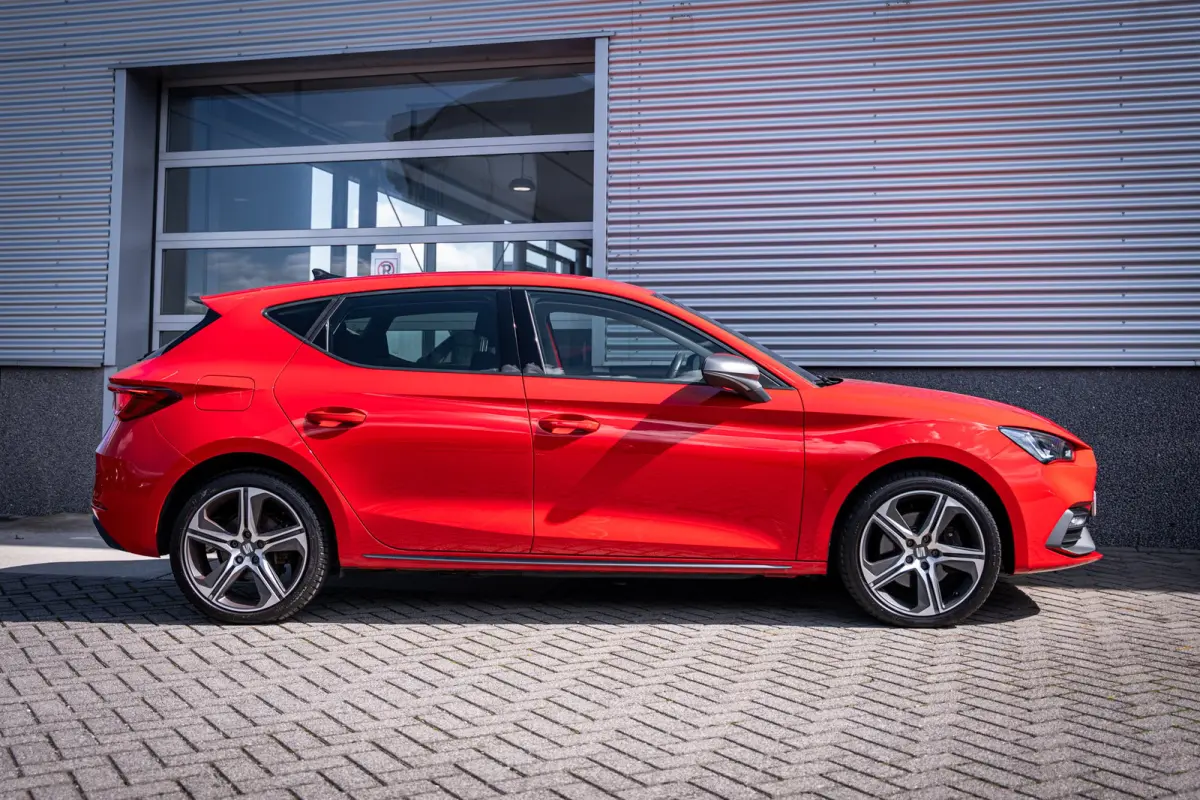 1.4 TSI eHybrid SOH 94% FR Business Intense | Achteruitrijcamera | Parkeersensor voor | Trekhaak Zwenkbaar