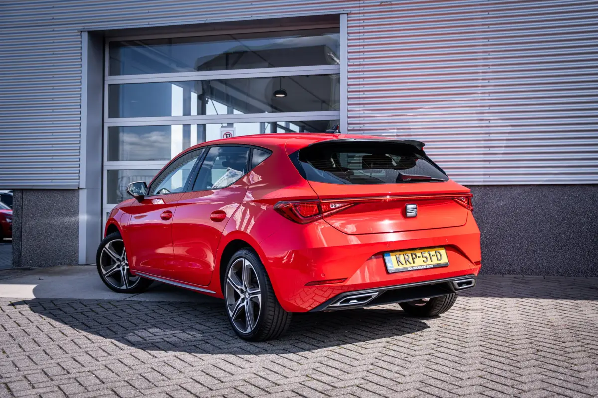 1.4 TSI eHybrid SOH 94% FR Business Intense | Achteruitrijcamera | Parkeersensor voor | Trekhaak Zwenkbaar