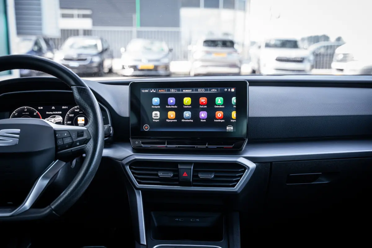 1.4 TSI eHybrid SOH 94% FR Business Intense | Achteruitrijcamera | Parkeersensor voor | Trekhaak Zwenkbaar