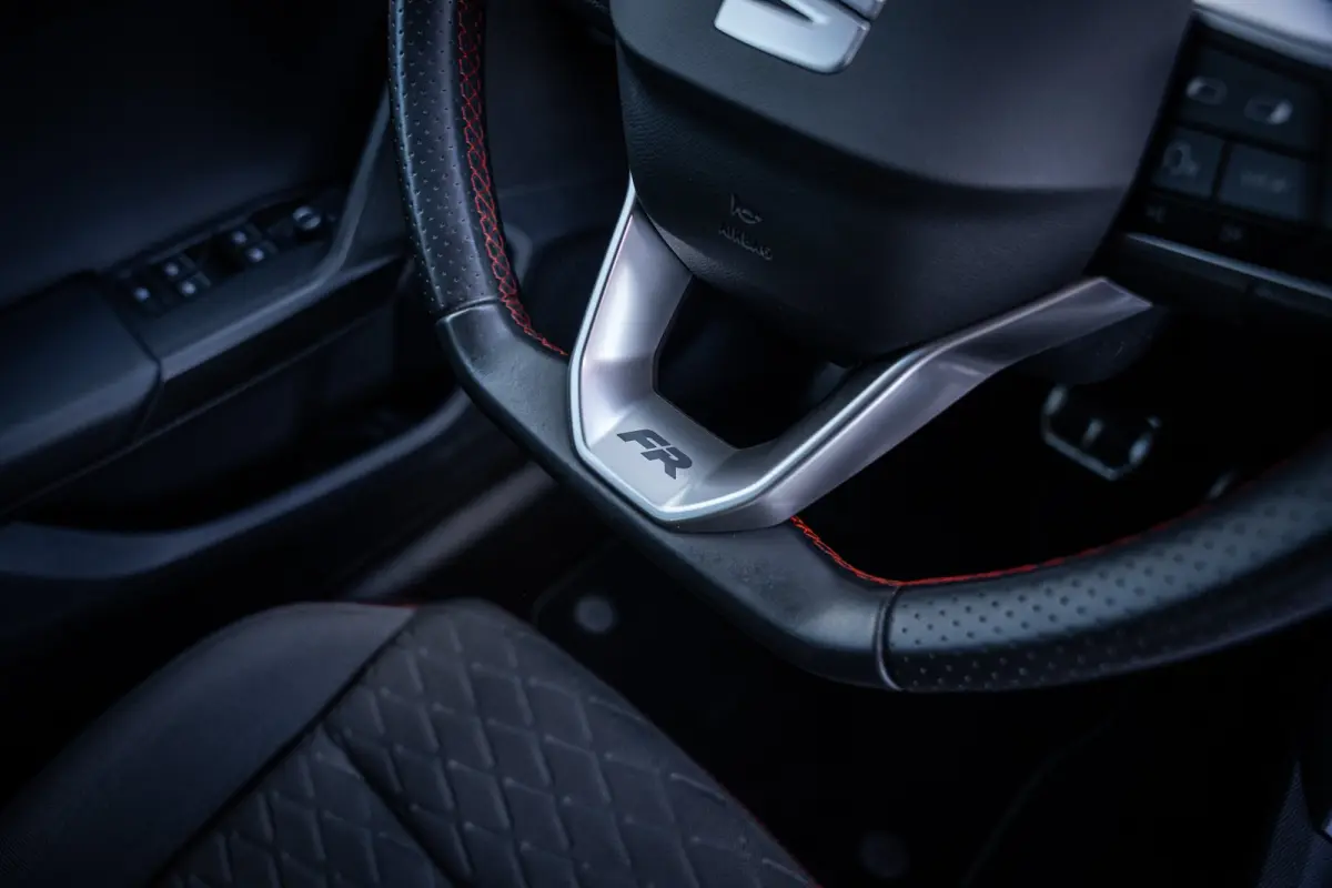 1.4 TSI eHybrid SOH 94% FR Business Intense | Achteruitrijcamera | Parkeersensor voor | Trekhaak Zwenkbaar