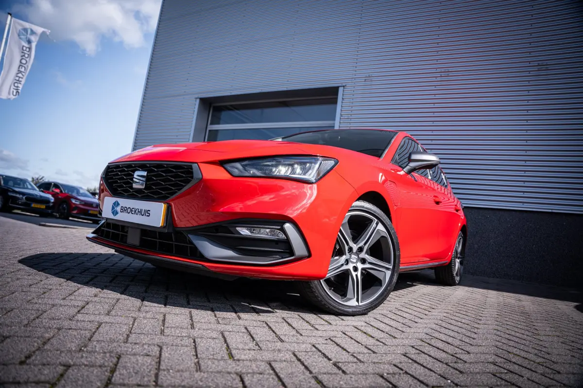 1.4 TSI eHybrid SOH 94% FR Business Intense | Achteruitrijcamera | Parkeersensor voor | Trekhaak Zwenkbaar
