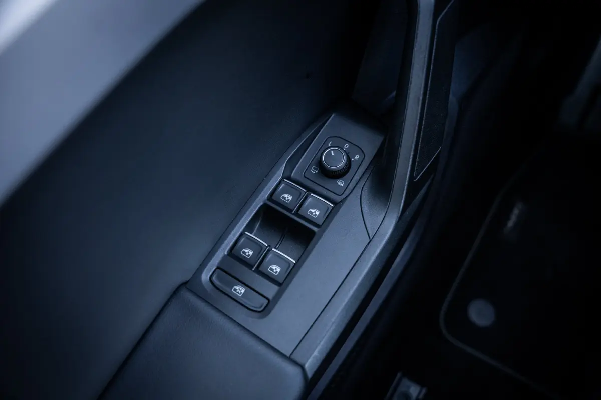 1.4 TSI eHybrid SOH 94% FR Business Intense | Achteruitrijcamera | Parkeersensor voor | Trekhaak Zwenkbaar