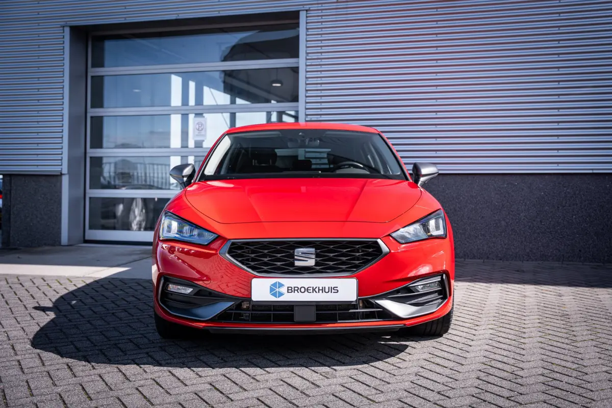 1.4 TSI eHybrid SOH 94% FR Business Intense | Achteruitrijcamera | Parkeersensor voor | Trekhaak Zwenkbaar