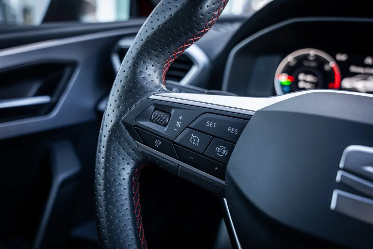 1.4 TSI eHybrid SOH 94% FR Business Intense | Achteruitrijcamera | Parkeersensor voor | Trekhaak Zwenkbaar
