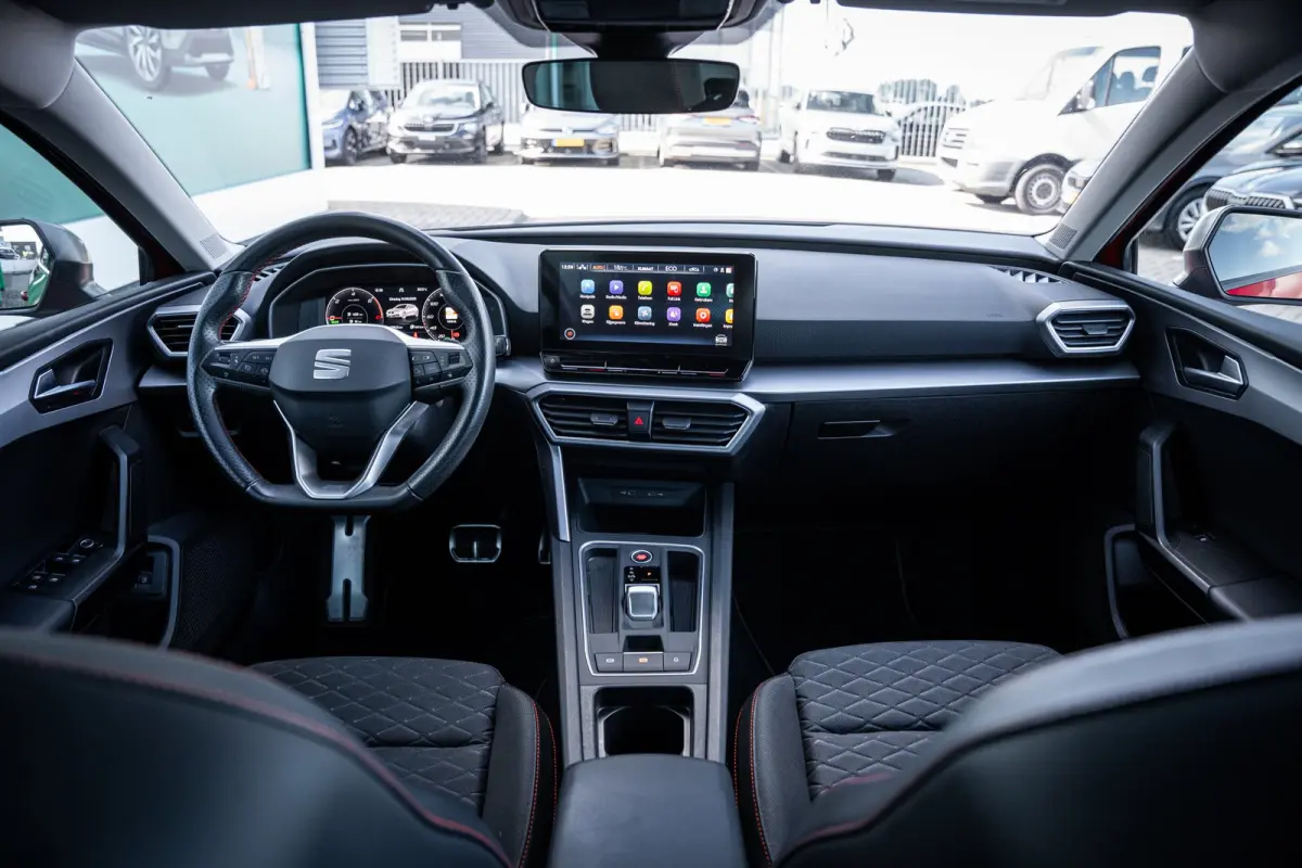 1.4 TSI eHybrid SOH 94% FR Business Intense | Achteruitrijcamera | Parkeersensor voor | Trekhaak Zwenkbaar