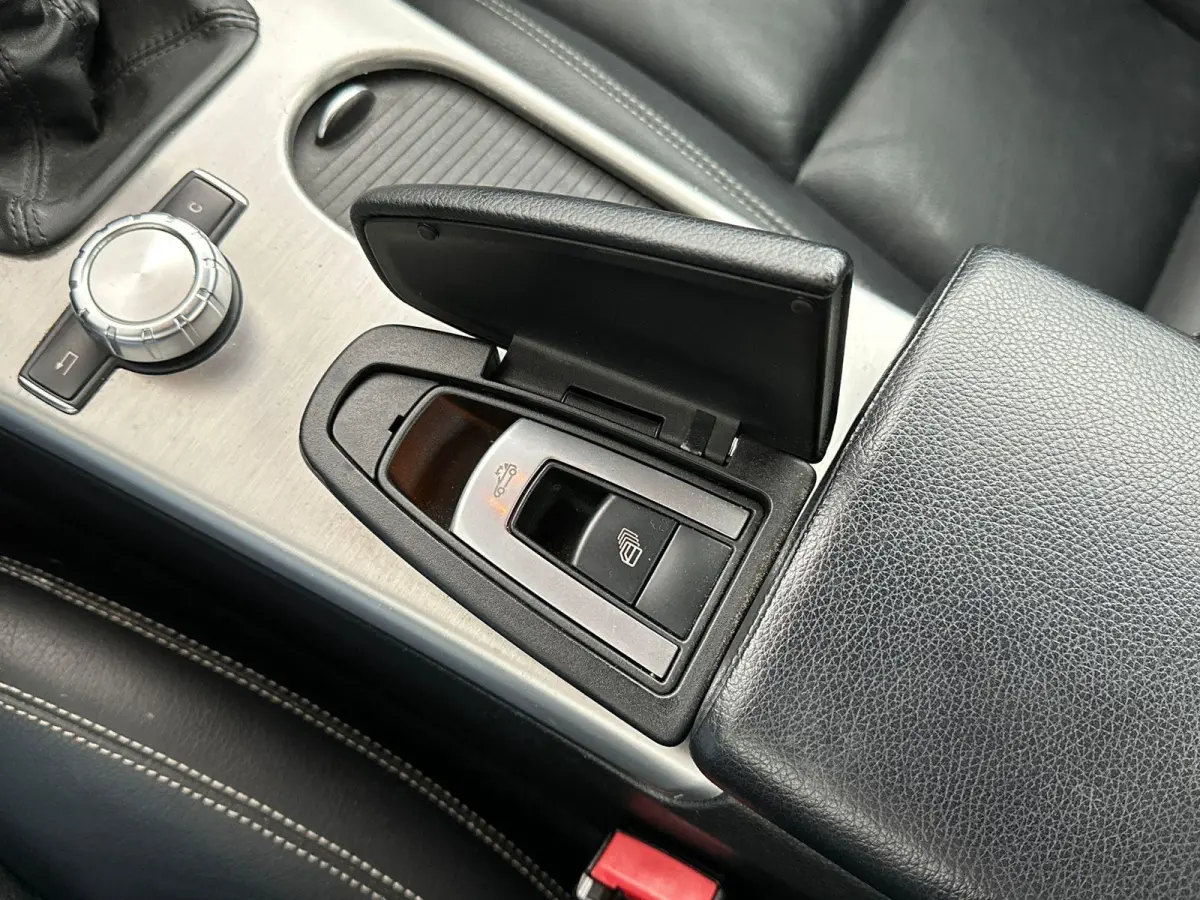 200 | Stoelverwarming | Hard-top | Air-Scarf | Leder | Parkeersensoren | Lichtmetalen Velgen |