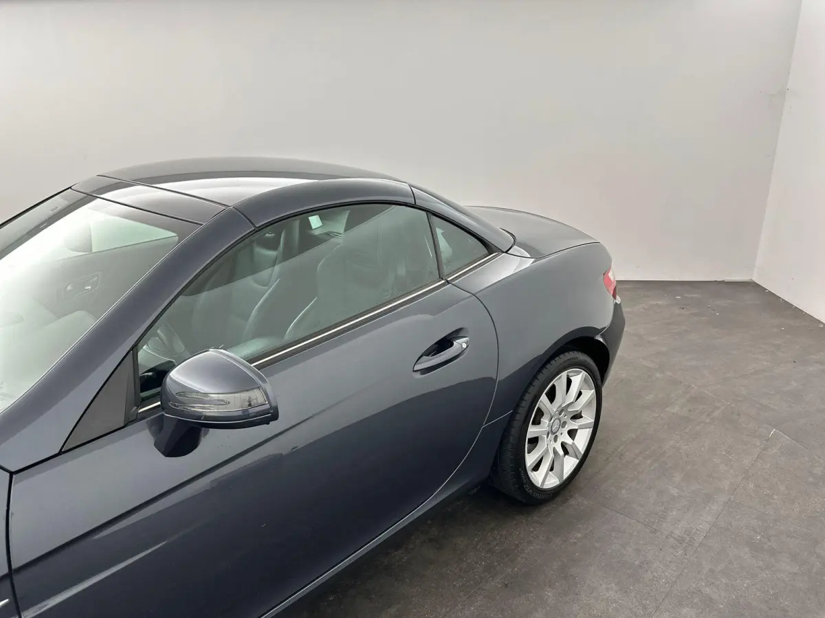 200 | Stoelverwarming | Hard-top | Air-Scarf | Leder | Parkeersensoren | Lichtmetalen Velgen |