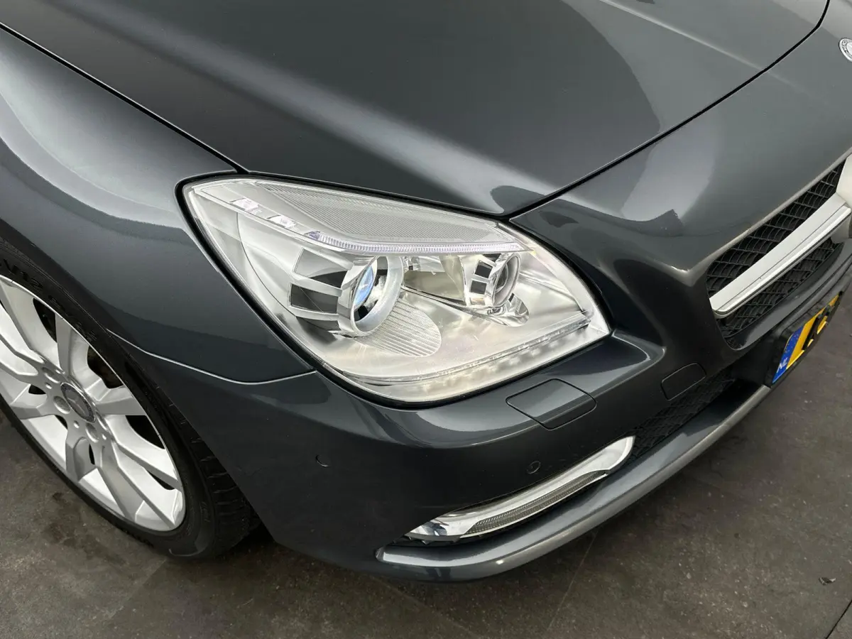 200 | Stoelverwarming | Hard-top | Air-Scarf | Leder | Parkeersensoren | Lichtmetalen Velgen |