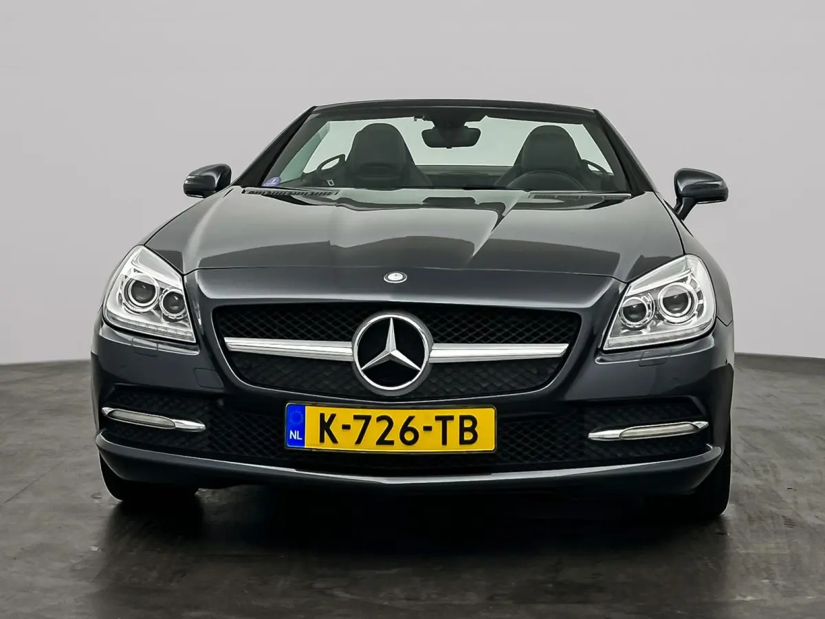 200 | Stoelverwarming | Hard-top | Air-Scarf | Leder | Parkeersensoren | Lichtmetalen Velgen |