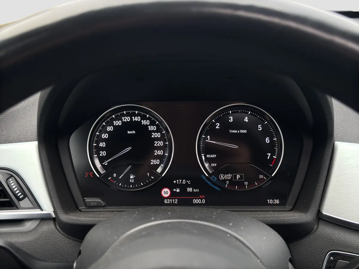 sDrive20i Orange Edition II | Dealer OH! | Pano | Trekhaak | Leder | H&K Audio