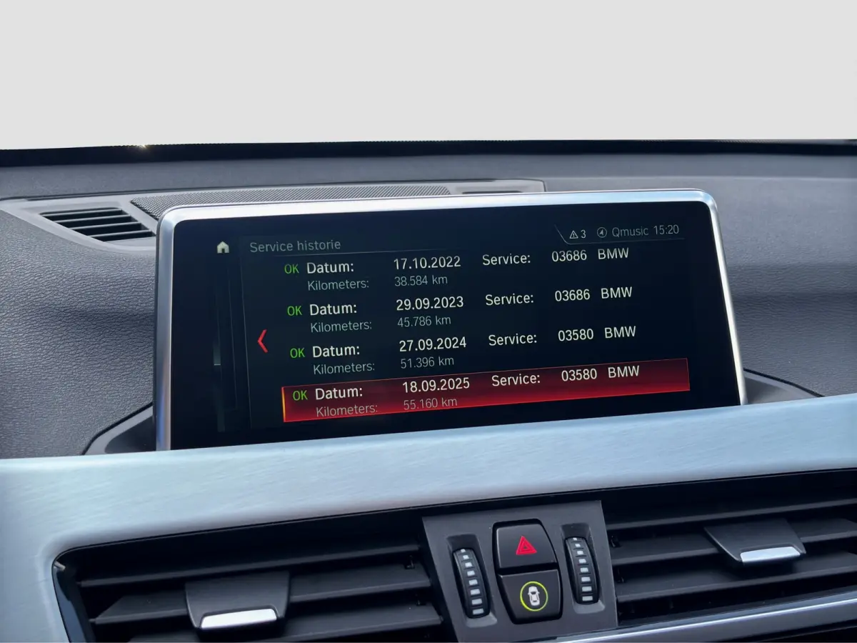 sDrive20i Orange Edition II | Dealer OH! | Pano | Trekhaak | Leder | H&K Audio