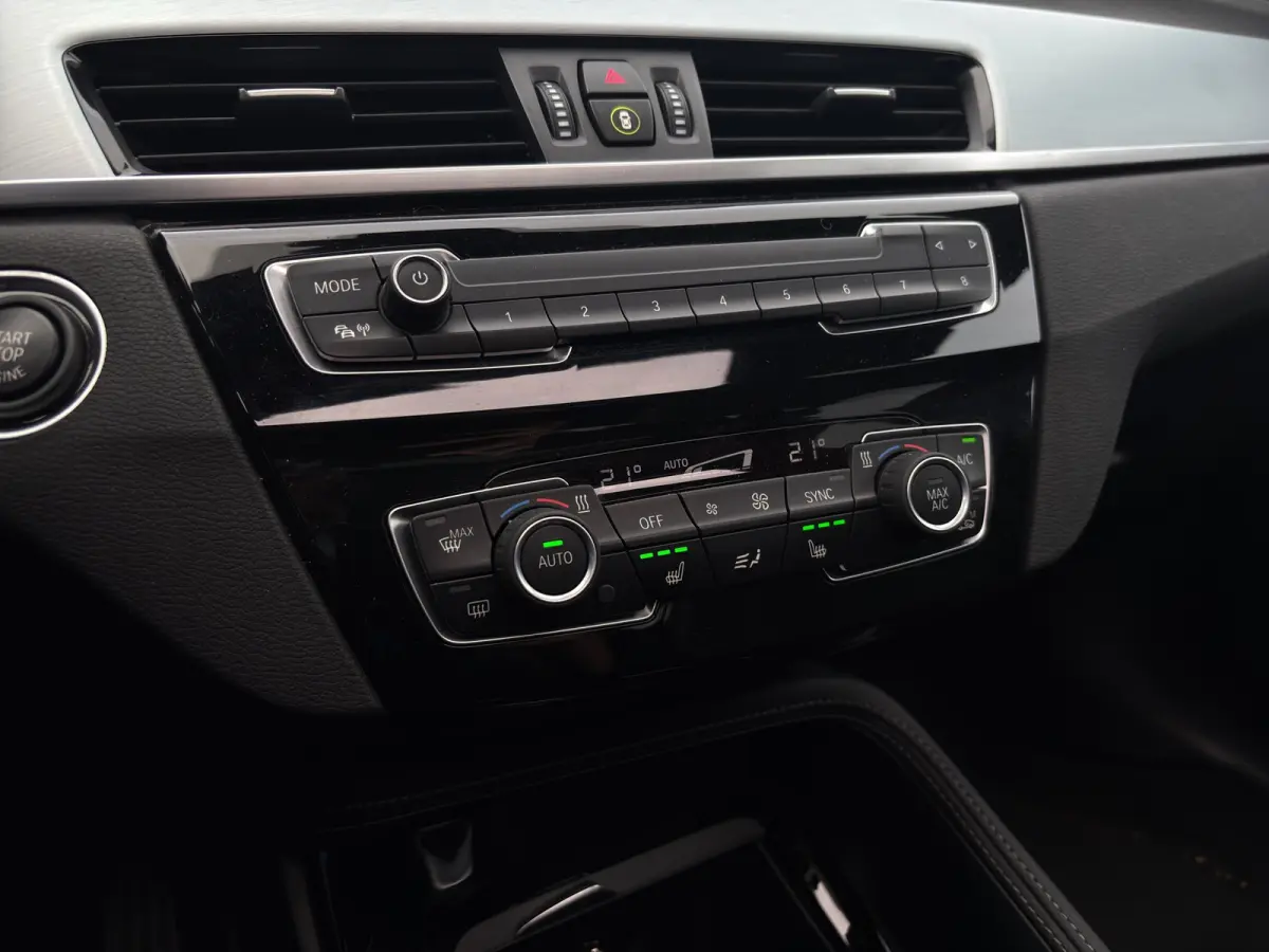 sDrive20i Orange Edition II | Dealer OH! | Pano | Trekhaak | Leder | H&K Audio