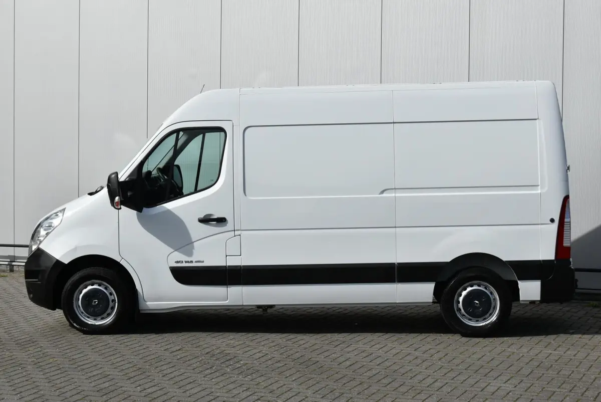 bestel 2.3 dCi L2H2 146 Pk Airco Navi Trekhaak Euro6